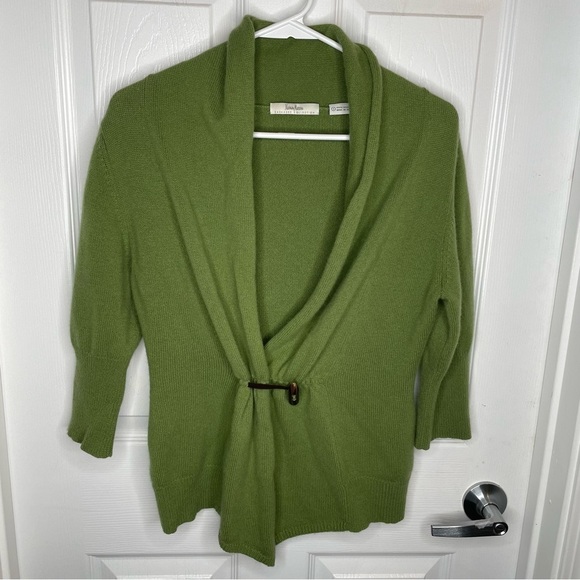 Neiman Marcus 100% Cashmere Sweater with Shawl Collar Toggle Closure in Green S - Picture 1 of 12
